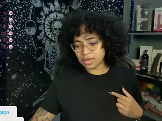 alesyahampton's Live Sex Cam Show