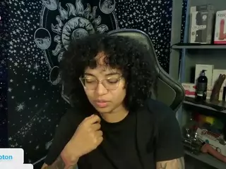 alesyahampton's Live Sex Cam Show