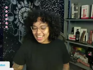 alesyahampton's Live Sex Cam Show