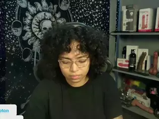 alesyahampton's Live Sex Cam Show