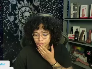alesyahampton's Live Sex Cam Show