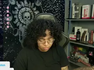 alesyahampton's Live Sex Cam Show
