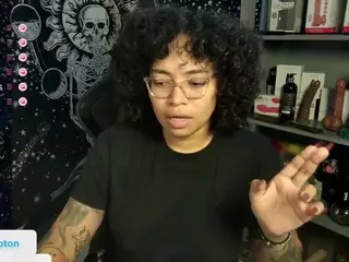 alesyahampton's Live Sex Cam Show