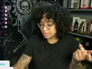 alesyahampton's Live Sex Cam Show