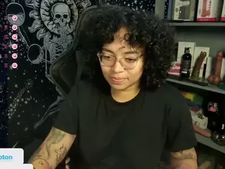 alesyahampton's Live Sex Cam Show