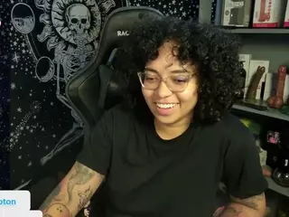 alesyahampton's Live Sex Cam Show