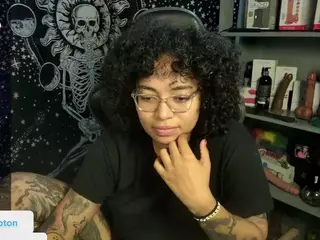 alesyahampton's Live Sex Cam Show