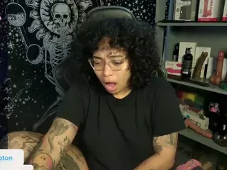 alesyahampton's Live Sex Cam Show