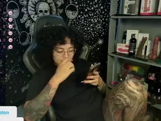 alesyahampton's Live Sex Cam Show