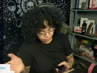 alesyahampton's Live Sex Cam Show