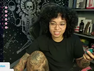 alesyahampton's Live Sex Cam Show