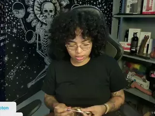 alesyahampton's Live Sex Cam Show