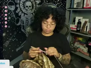 alesyahampton's Live Sex Cam Show