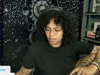 alesyahampton's Live Sex Cam Show
