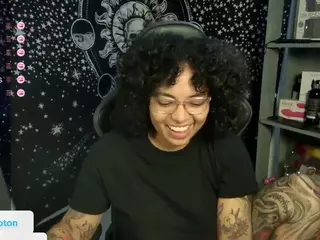 alesyahampton's Live Sex Cam Show
