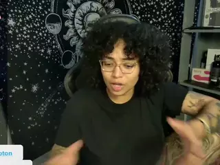 alesyahampton's Live Sex Cam Show
