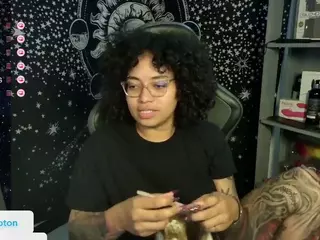alesyahampton's Live Sex Cam Show