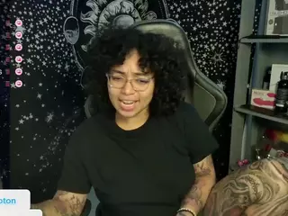 alesyahampton's Live Sex Cam Show