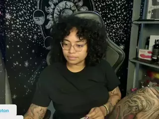 alesyahampton's Live Sex Cam Show