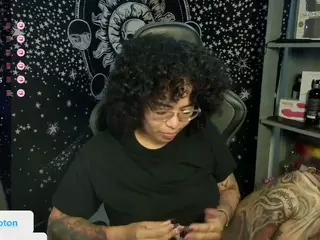 alesyahampton's Live Sex Cam Show