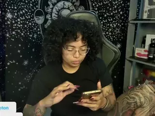 alesyahampton's Live Sex Cam Show