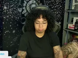 alesyahampton's Live Sex Cam Show