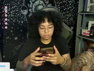 alesyahampton's Live Sex Cam Show