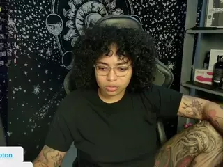 alesyahampton's Live Sex Cam Show