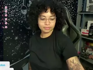 alesyahampton's Live Sex Cam Show