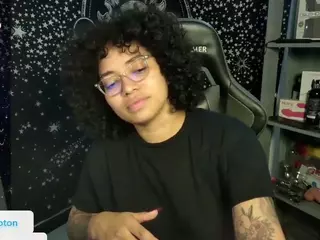 alesyahampton's Live Sex Cam Show