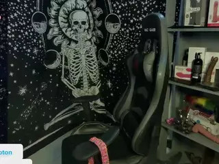 alesyahampton's Live Sex Cam Show