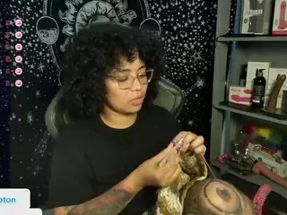 alesyahampton's Live Sex Cam Show