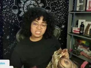 alesyahampton's Live Sex Cam Show