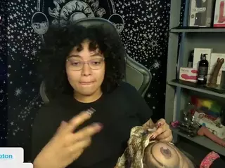 alesyahampton's Live Sex Cam Show