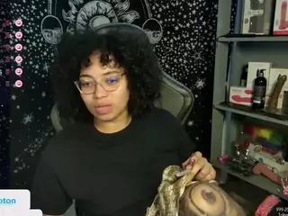 alesyahampton's Live Sex Cam Show