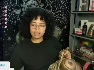 alesyahampton's Live Sex Cam Show