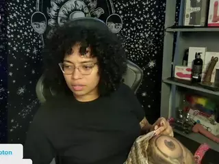 alesyahampton's Live Sex Cam Show