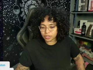 alesyahampton's Live Sex Cam Show