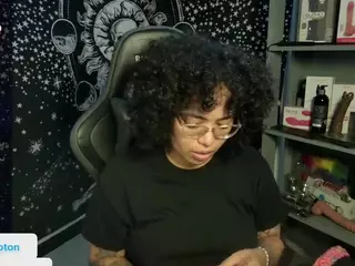 alesyahampton's Live Sex Cam Show