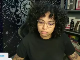 alesyahampton's Live Sex Cam Show