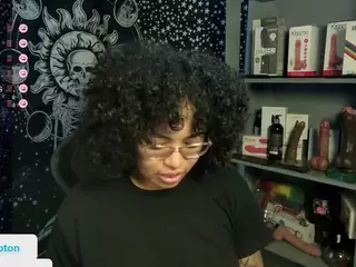 alesyahampton's Live Sex Cam Show