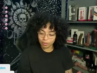 alesyahampton's Live Sex Cam Show