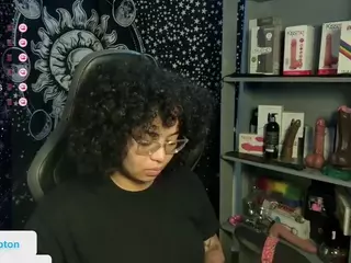 alesyahampton's Live Sex Cam Show