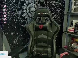 alesyahampton's Live Sex Cam Show