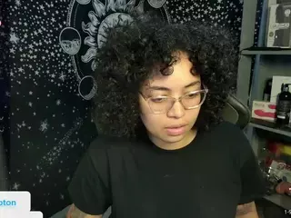 alesyahampton's Live Sex Cam Show