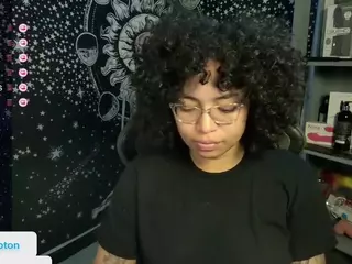 alesyahampton's Live Sex Cam Show