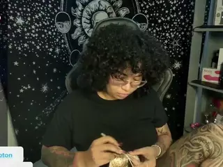 alesyahampton's Live Sex Cam Show
