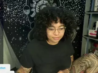 alesyahampton's Live Sex Cam Show
