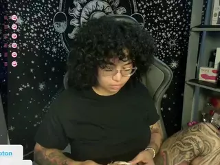 alesyahampton's Live Sex Cam Show