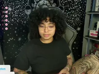 alesyahampton's Live Sex Cam Show